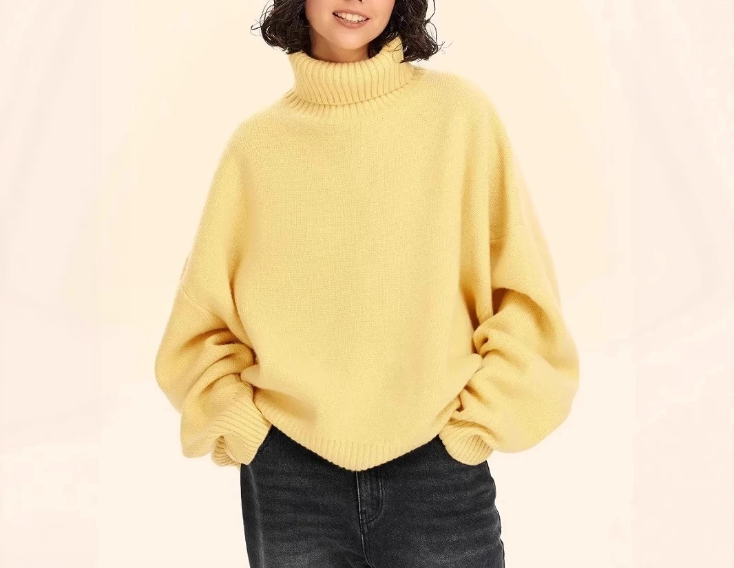 

Women's New Knitted Autumn and Winter Sweaters Loose Yellow Turtleneck Sweaters