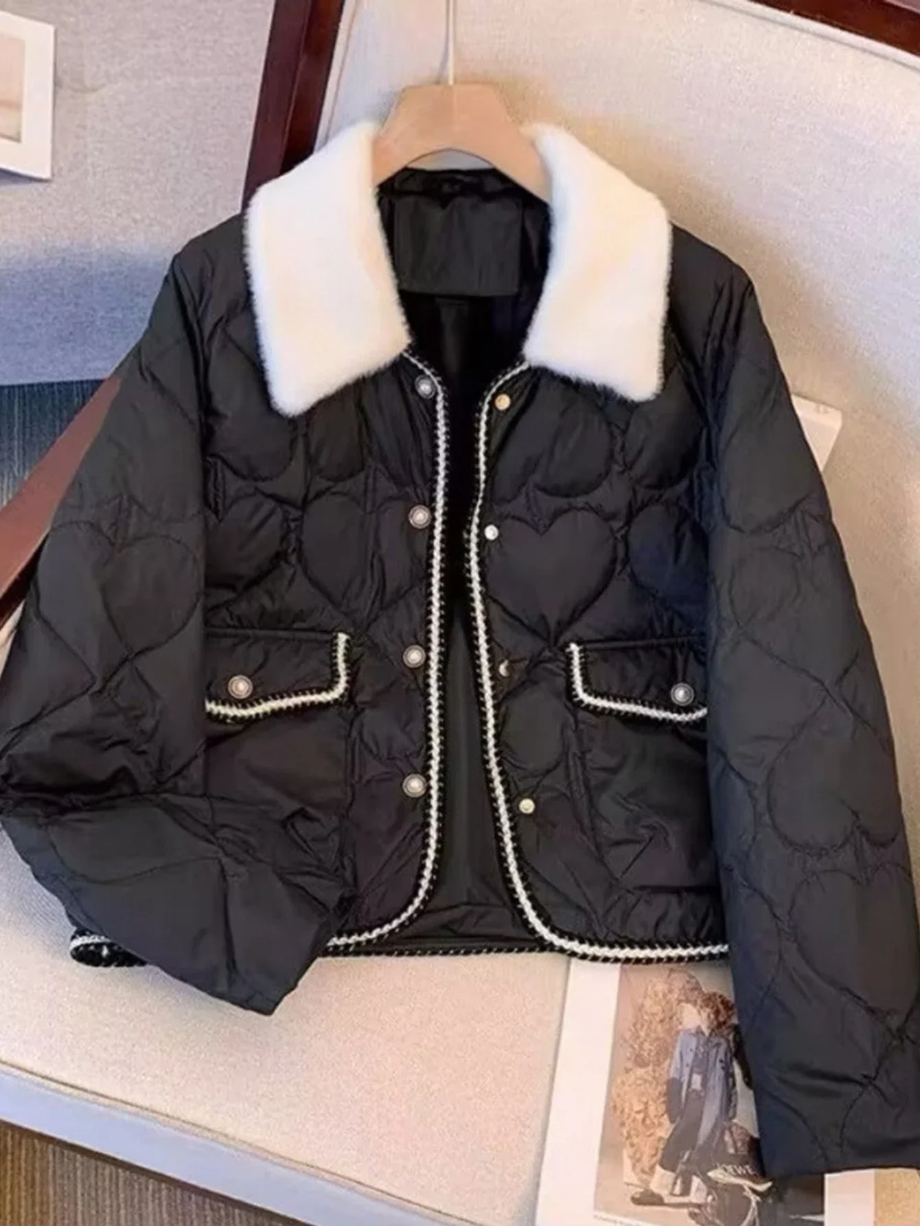 

Осенне-зимние пуховые пальто 2025, женские элегантные однотонные пуховые пальто с длинными рукавами и лацканами стандартного кроя для свиданий