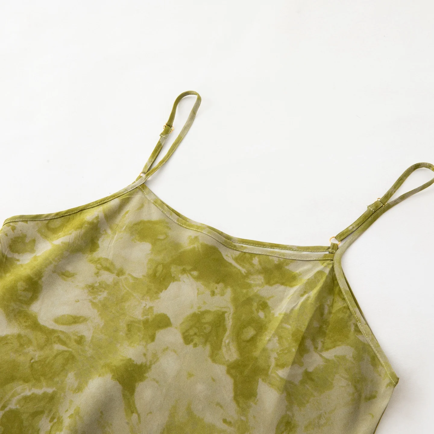 المرأة الصيف عادية جديد 100% التوت الطبيعي الحرير كريب دي تشاين تنوعا طباعة المائل قطع قصيرة مثير الحمالات الصغيرة