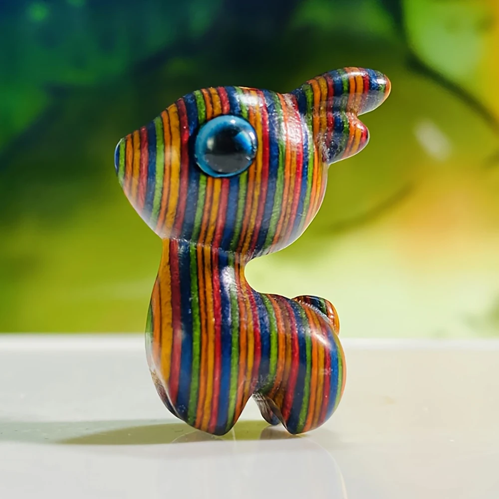 1 Colorful Wooden Deer Figurine Rainbow Fawn Wooden Statue Decoration, Creative Office Desk Decoration, for Bookshelves, Home Living Room, Office Cabinet, Entryway Decoration, Room Decoration, Home Decor, Gift