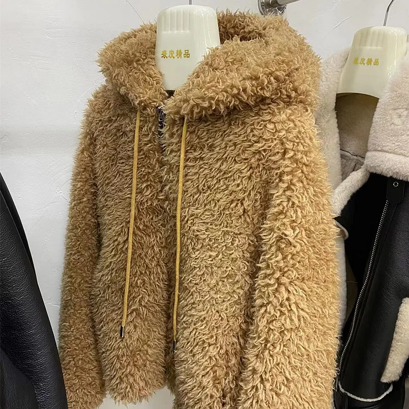 2024 Haining Fur Winter New Lamb Hair Coat women's Little Bear con cappuccio Fur True Hair Short Coat