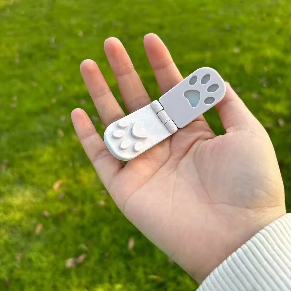 Cat‑Paw Shaped Leaf Punch Embosser Interactive Enrichment Toy For Indoor Cats Creative Time‑Killing Play Tool
