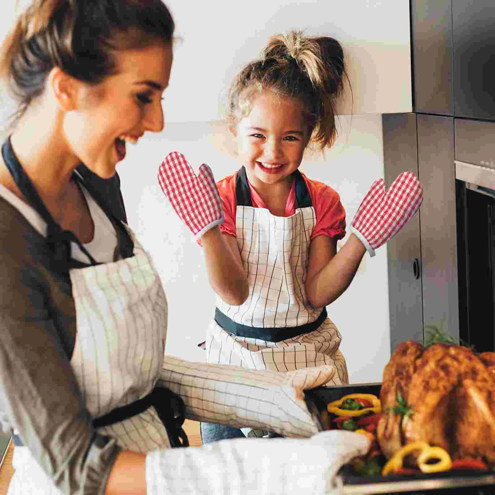 2 Pcs Heat-resistant Gloves Kids Washcloths Aprons Kitchen Oven Microwave Set Mitt