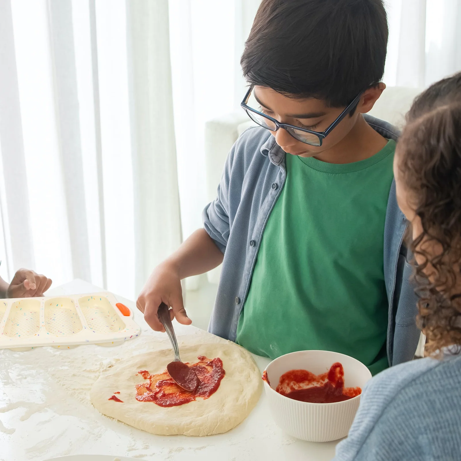 

Silicone Baguettes Baking Mold 4 Slot Nonstick Flexible Bread Making Pan for Home Restaurant Bakery Use French Bread Pan