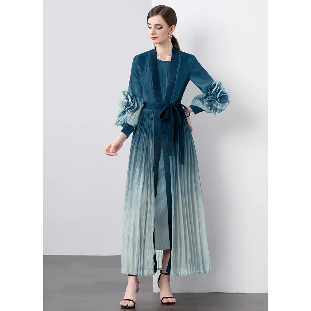 Factory Direct Sales, Miyake Wrinkles Gradual Change Disc Flower Lace-up Jacket + Versatile Literary Straight Skirt, Spot 9839