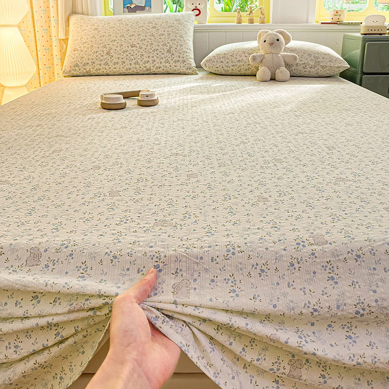 New Style Simple Small Floral Bed Sheet, Crinkle Gauze Printed Fabric, Comfortable & Breathable