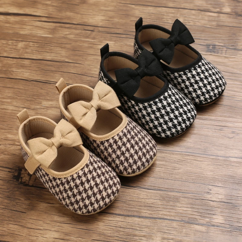 0-18 Months Baby Princess Slip-On Shoes with Heart & Star Embroidery, Soft Rubber Sole Non-Slip Toddler Shoes for Weddings, Birt