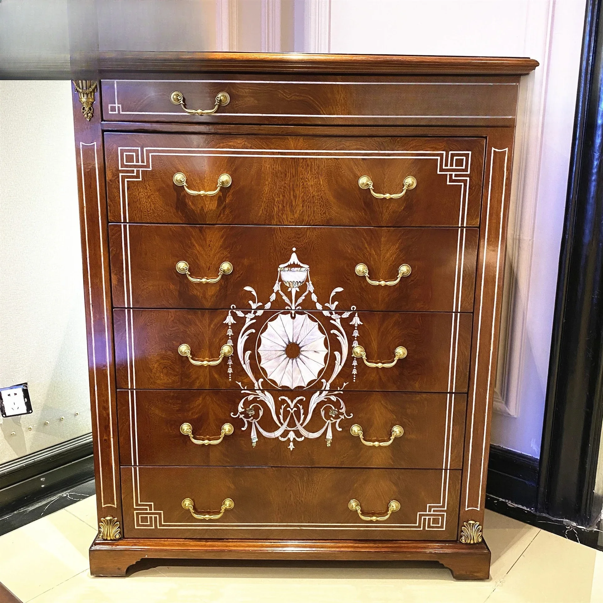 Bedroom chest villa English classical locker European shell painting decorative storage cabinet
