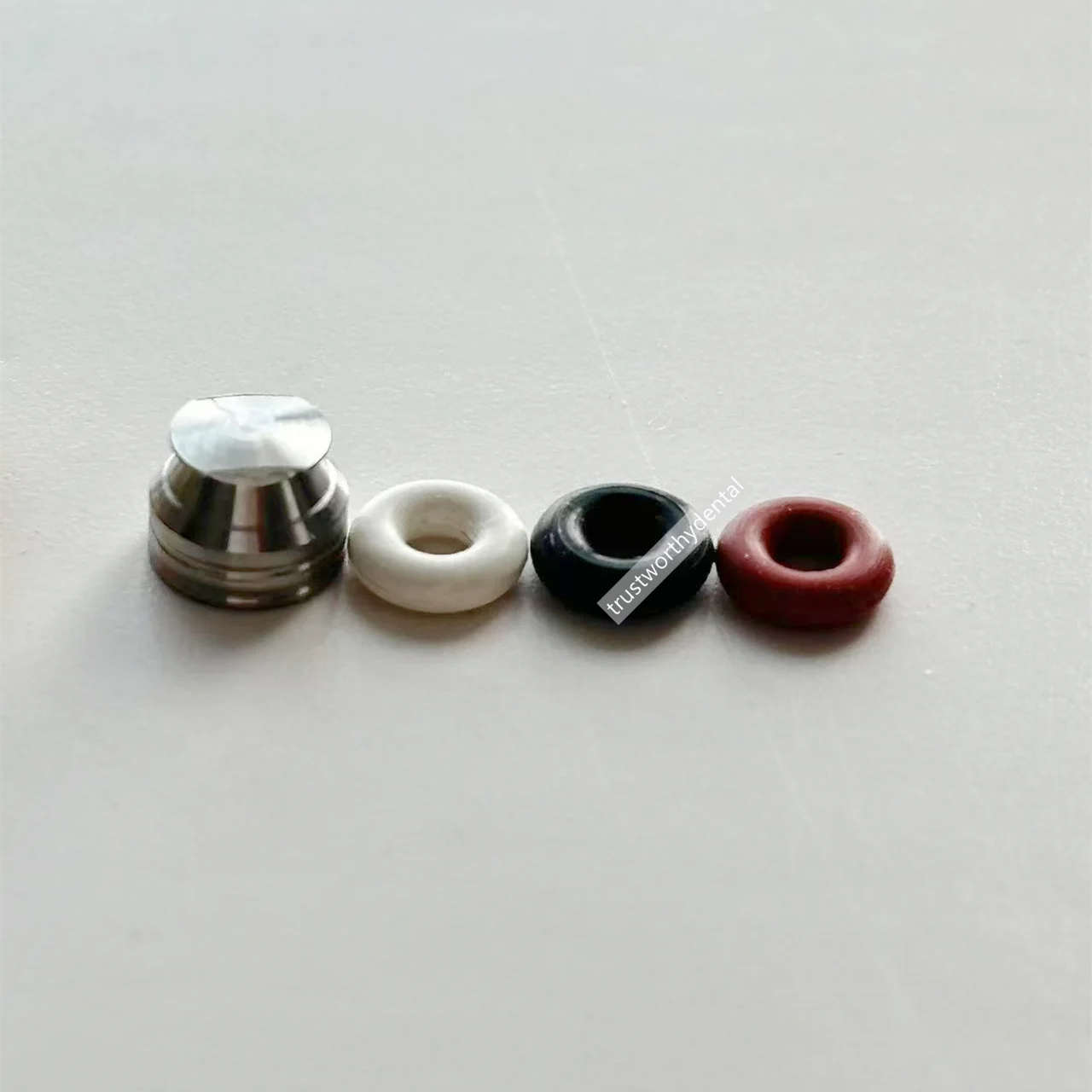 مجموعة غطاء التجنيب على شكل حلقة دائرية للأسنان مجموعة الإسكان المعدنية للاحتفاظ على الأسنان الزائدة لمرفقات دعامة الكرة تناسب Hiossen المتوافق