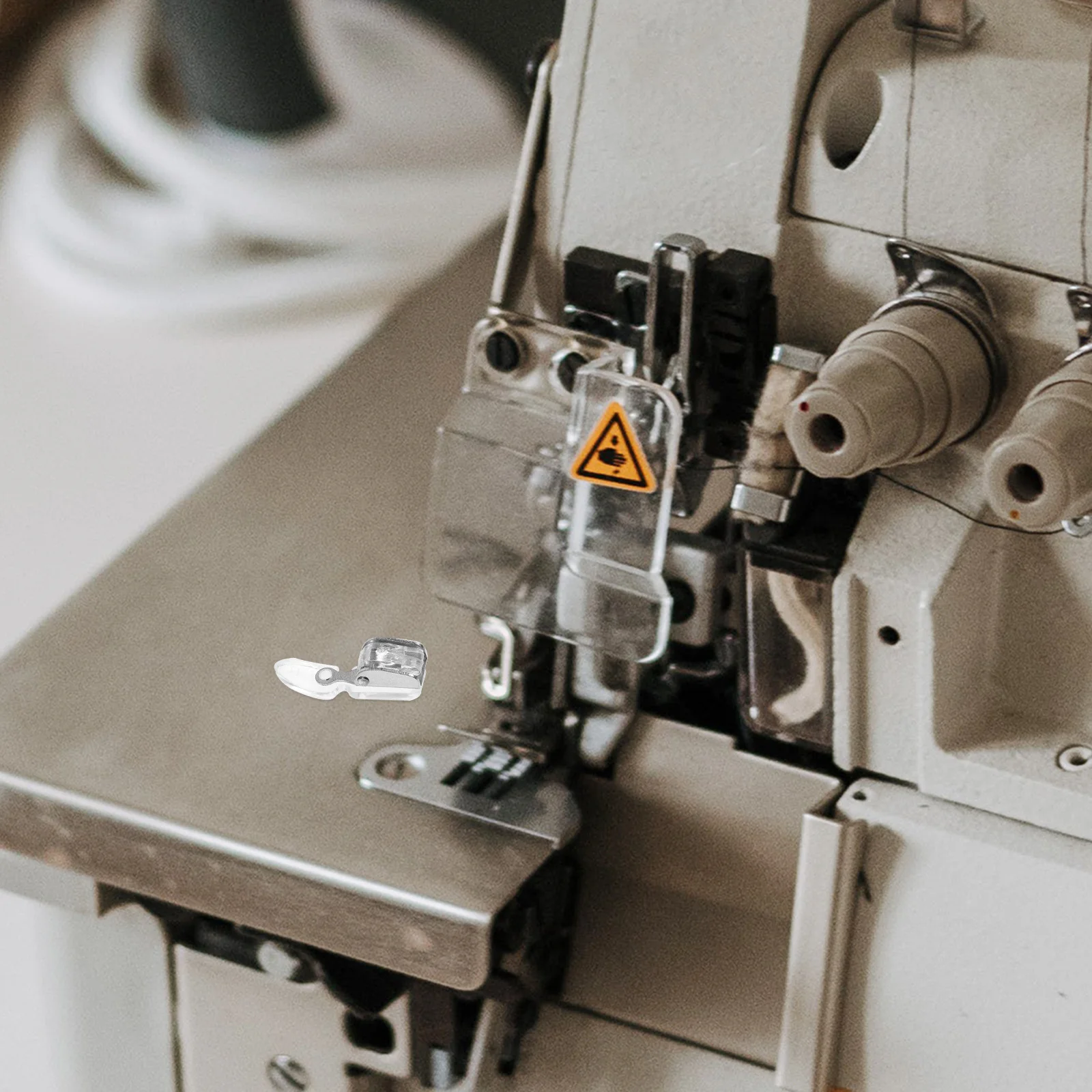 Pied à fermeture éclair remplaçable pour Machines à coudre, 4 pièces, pied-de-biche en plastique et acier inoxydable, accessoires de couture portables