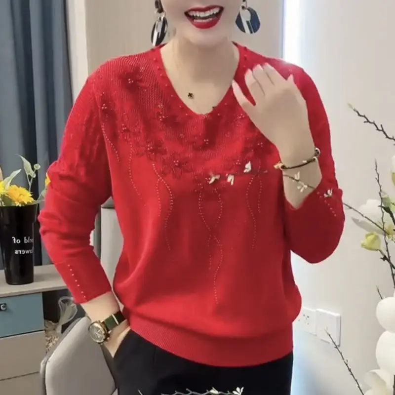 Heavy Industry Beaded Hot Diamond Knitted Sweater Fashion Women\'s Long Sleeve V-neck Thin Sweater High End Bottom Pullover Tops