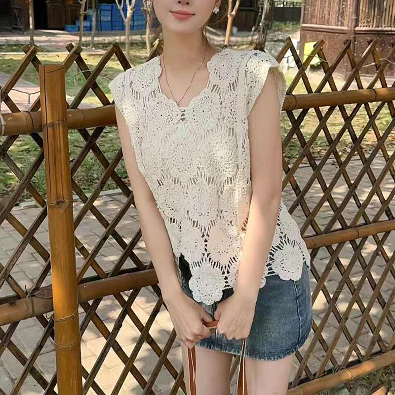 2025 Summer Hook Flower Hollow Blouse Sleeveless Knitted Tank Top Irregular Embroidery Women Shirt