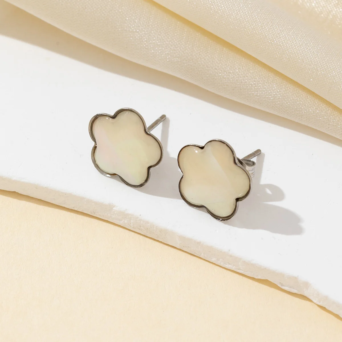 Jewelry Making Place - 2pcs Natural Fine Shell White Petal