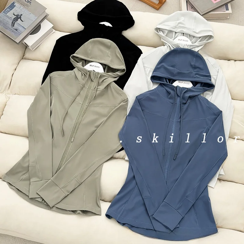 

Женская спортивная куртка с капюшоном Mist Slim Fit и плотным карманом на талии для бега, фитнеса, йоги в одном стиле