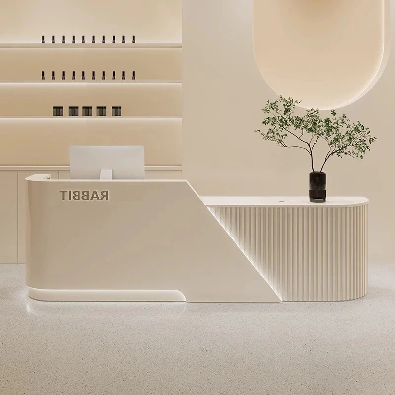 เคาน์เตอร์ต้อนรับตกแต่งสวยงามหรูหราทันสมัยพร้อมที่เก็บของ เคาน์เตอร์ต้อนรับสำนักงานสมัยใหม่ เฟอร์นิเจอร์ร้านเสริมสวย