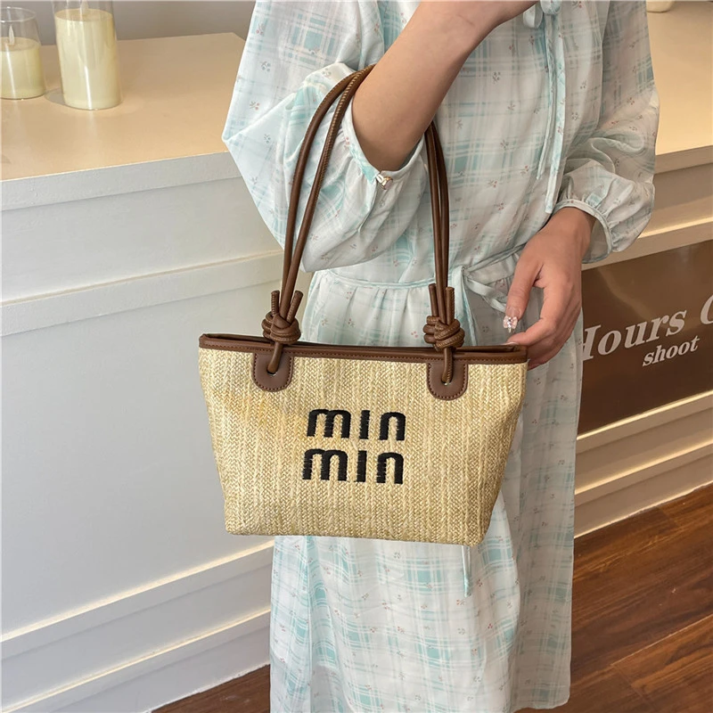 حقيبة يد صغيرة فاخرة بتصميم باريس أنيقة بلون سادة للنساء الترفيهية الأنيقة