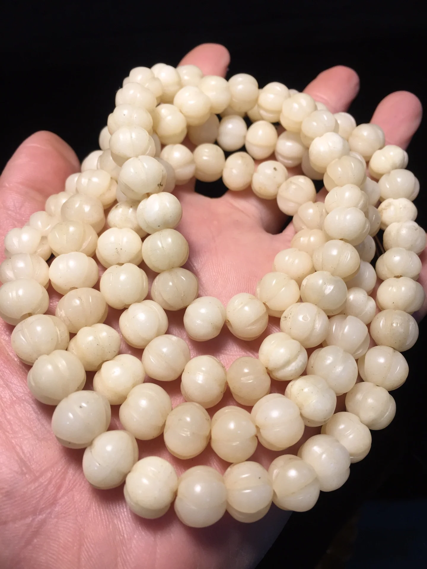 A set of 108 Buddha beads made from ox bone, featuring exquisite craftsmanship and a well-developed patina.,Free shipping