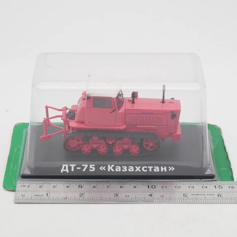 

Diecast Ixo 1:43 Scale DT-75 Казахстан Soviet Union Kazakhstan Track Tractor Alloy Car Model Collectible Toy Gift Souvenir