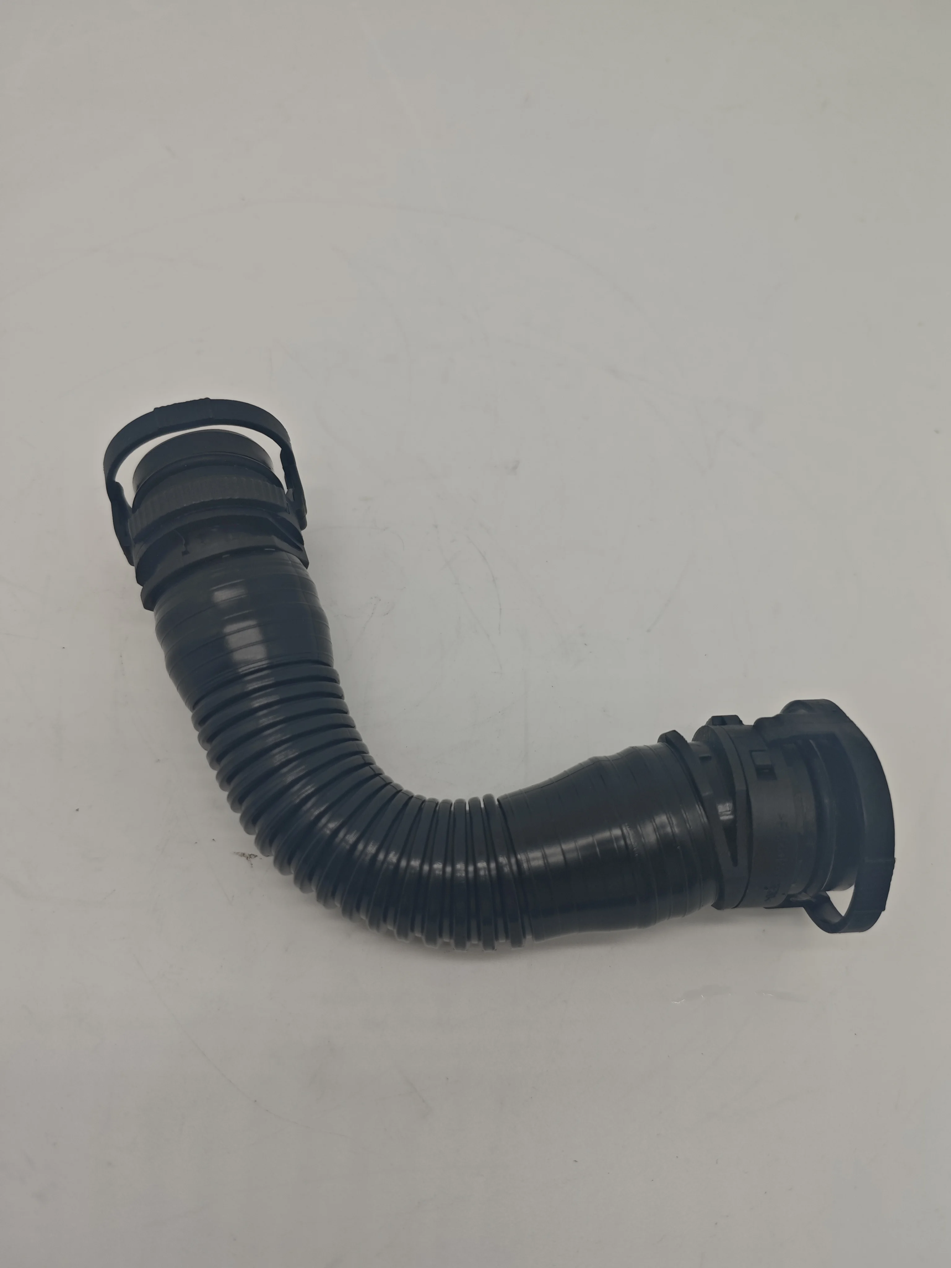 95811321210 7P0131625A 7P0131625 Secondary AIR PUMP HOSE For PORSCHE CAYENNE 92A 2011-2018 3.0L VW TOUA Touareg 13-18