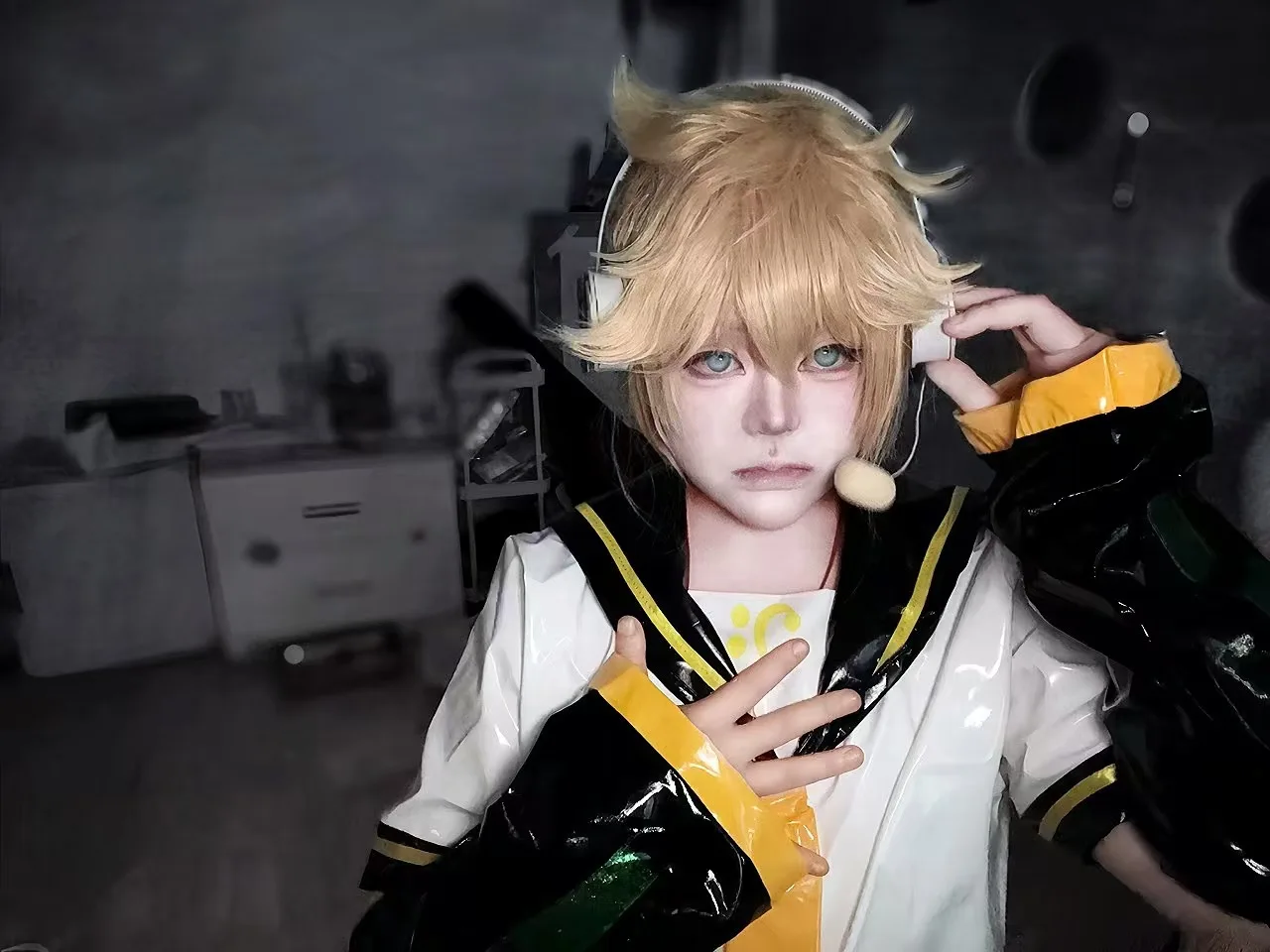 2026 new Kagamin Len/Rin Cosplay Costume Rin Kagamin Uniform Len Outfits Iinclude Sleeves Leggings Headwear for Comic Con - view 2