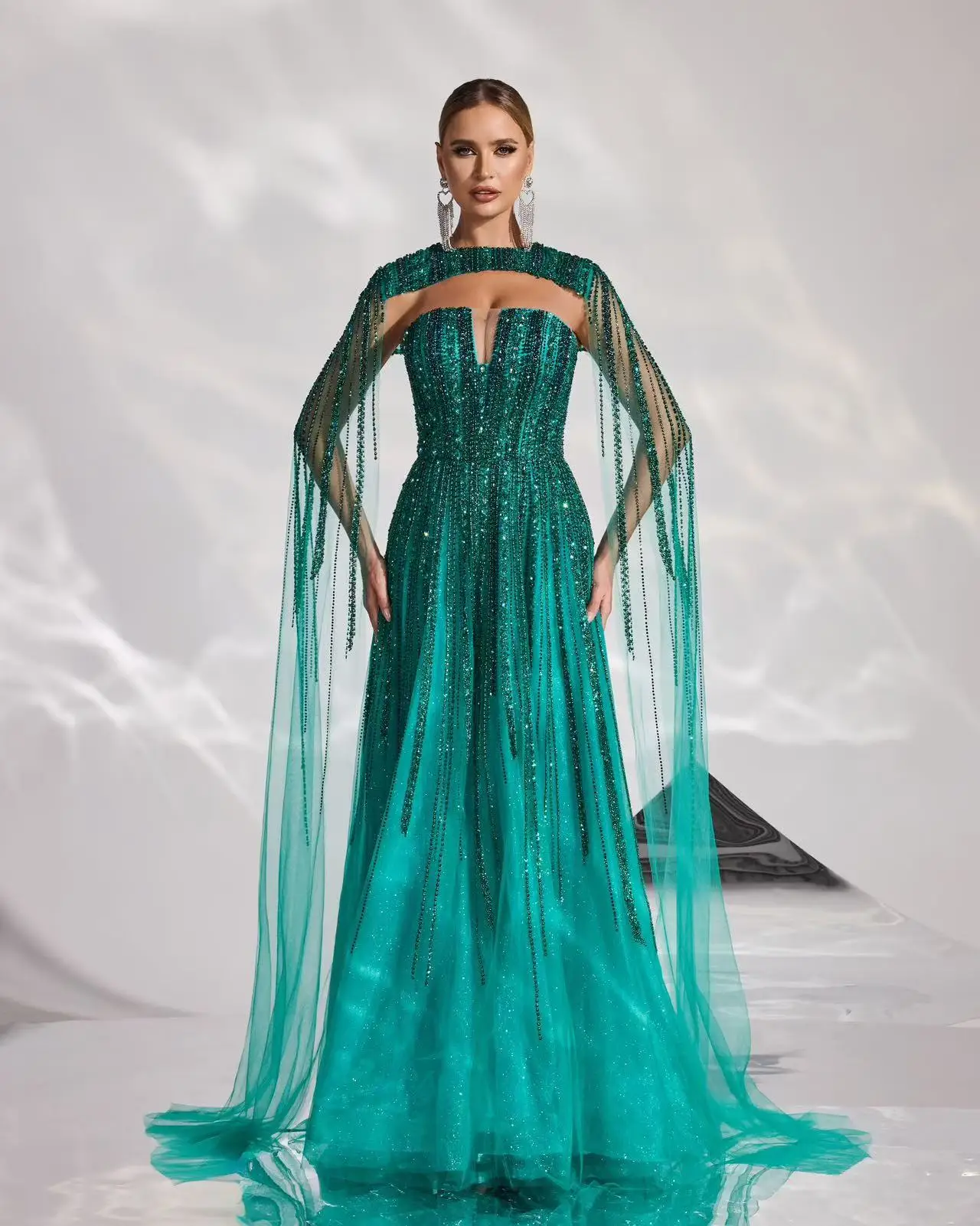 شاليمار تشانغ فساتين سهرة خضراء بأكمام طويلة فاخرة حسب الطلب