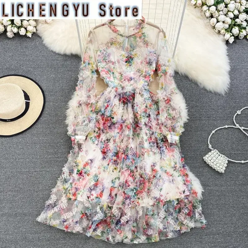 

Платье-трапеция с круглым вырезом, длинным рукавом и принтом