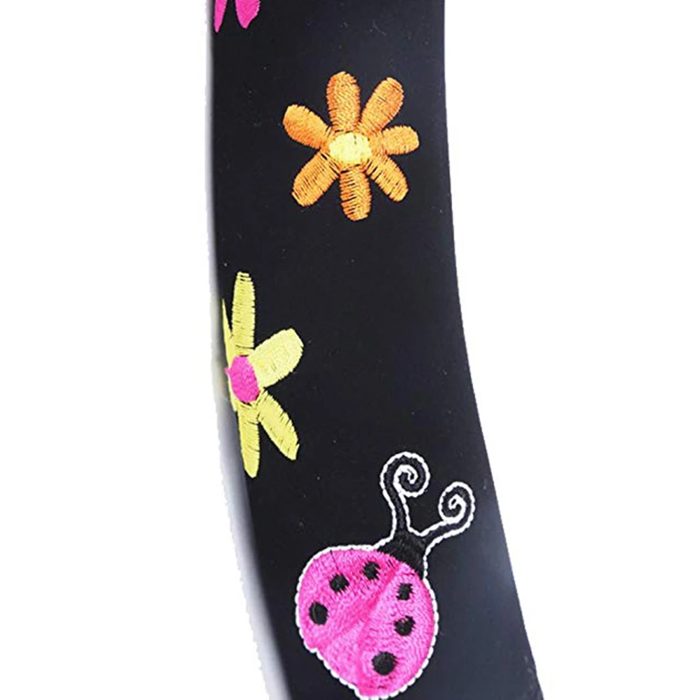 

Steering Wheel Cover Car Styling Decoration Auto Standard Women Embroidered Protect Hands Hot Cold Conditions Odor