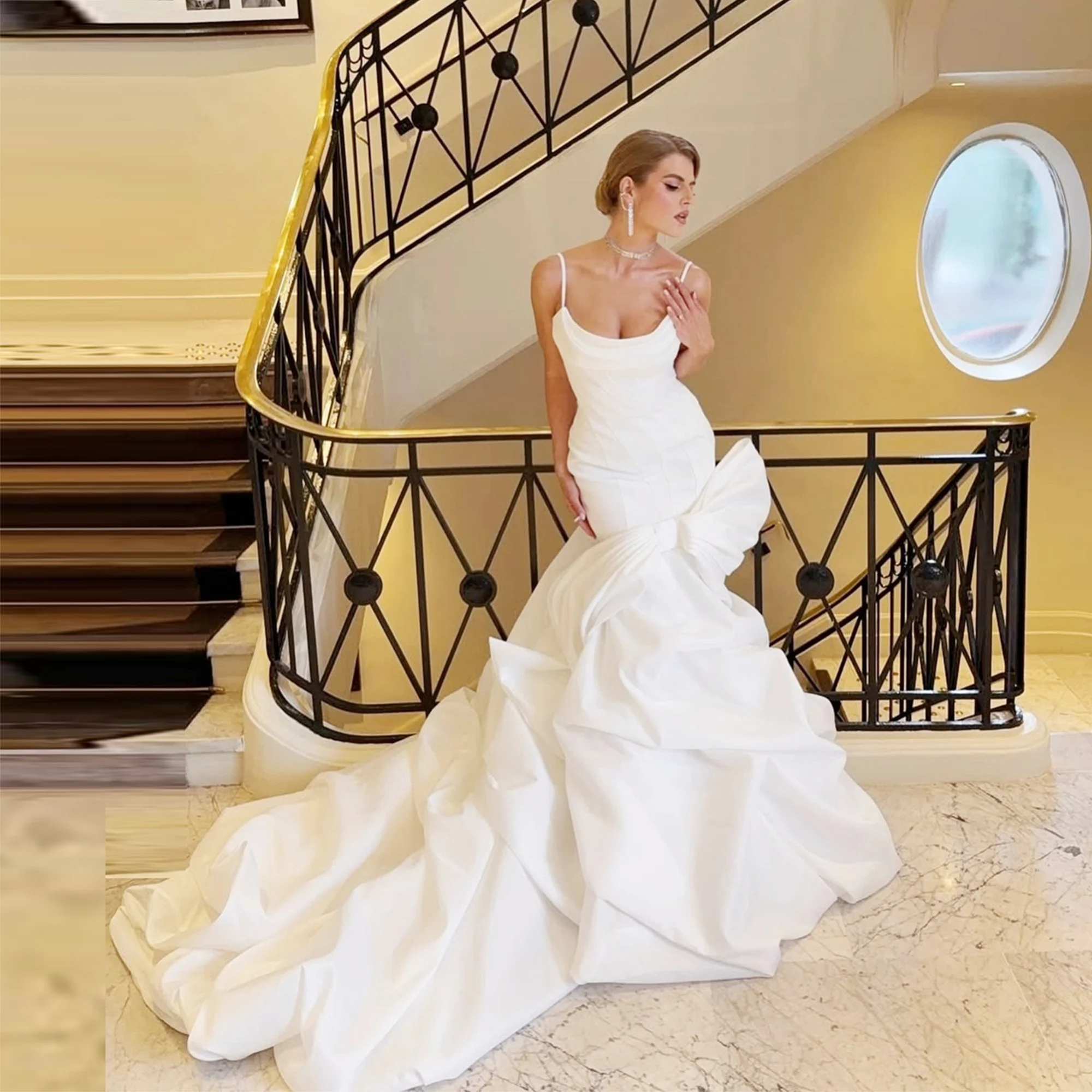 

Gorgeous Satin Mermaid Wedding Dresses Spaghetti Big Bow Style Ruched Sweep Train Bridal Gowns Simple Wedding Vestidos