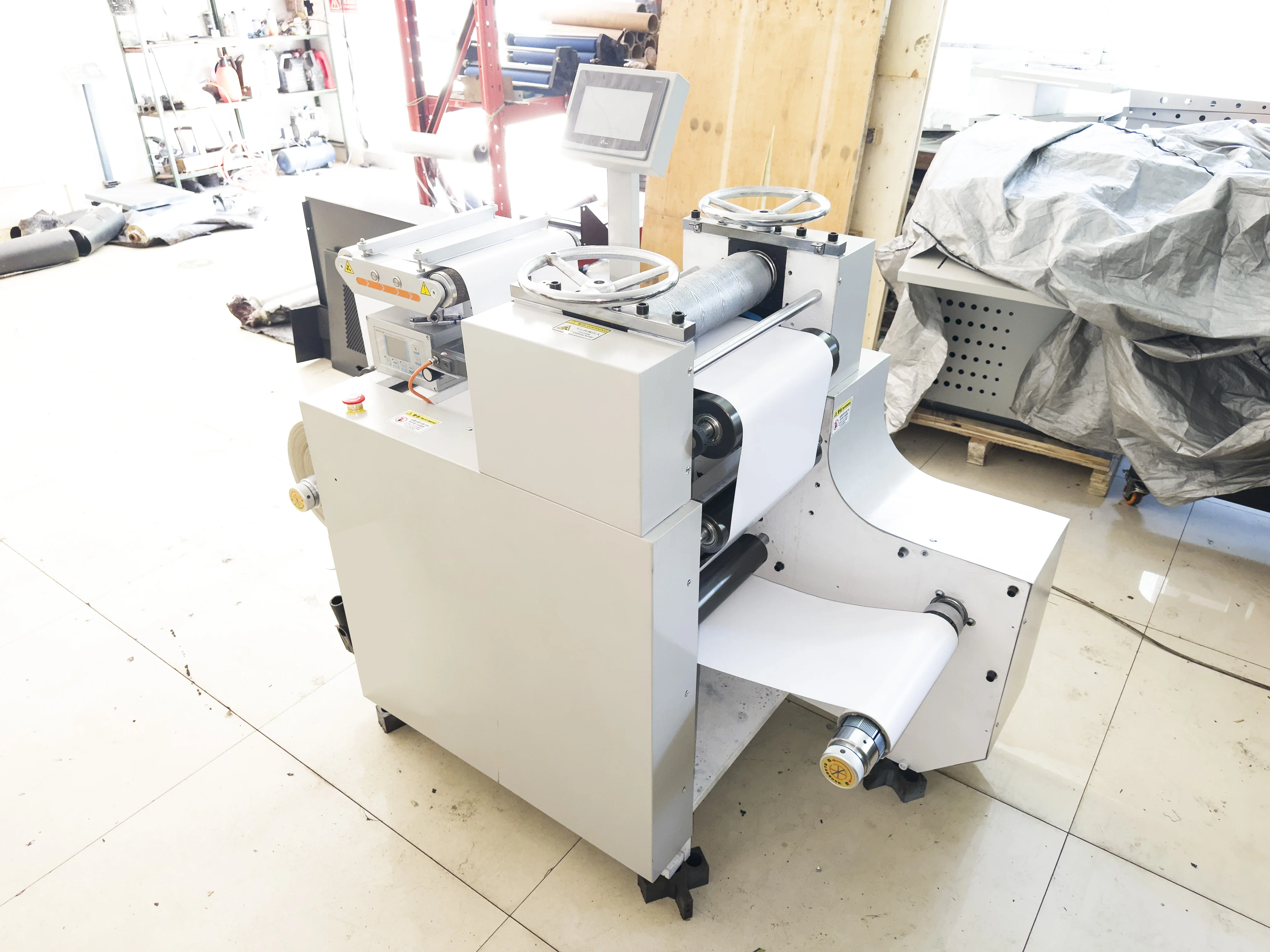 Automatic Embossing Machine with Aluminum Foil for Labeling t Shirt Garment Fabric and Wallpapers