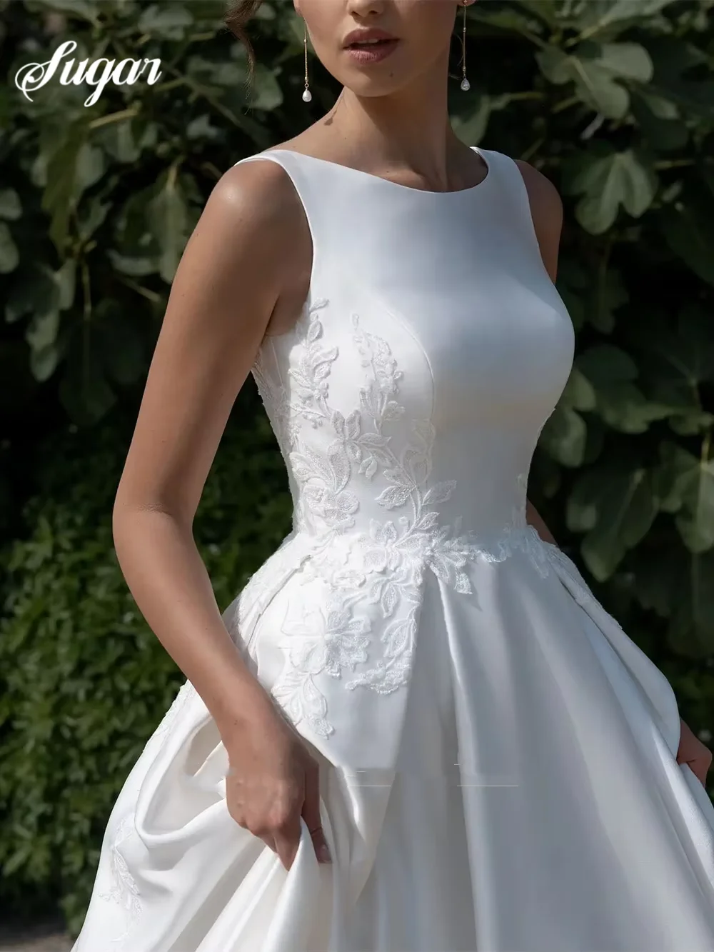 Satin Wedding Dress Customized Cap Sleeve O-Neck A-Line Applique Draped Skirt Sweep Backless Train Robe De Mariage Bride Gown