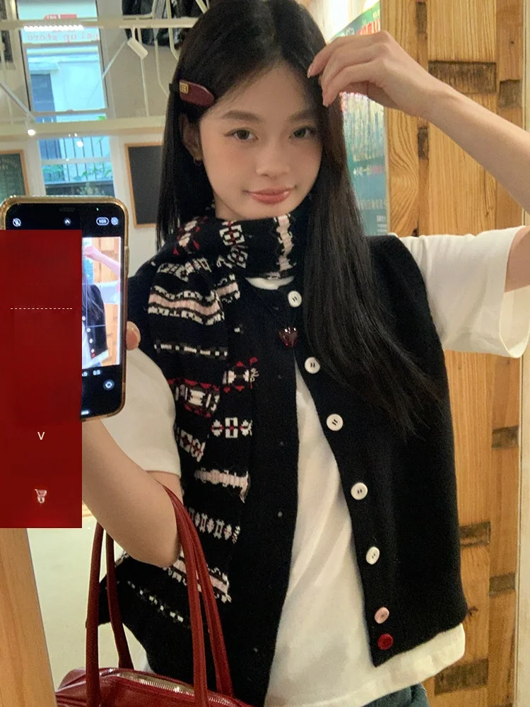 

Zhenen Song Women's Knitted Bla Vest 2025 Spring New Sle Button Design Thiened Outerwear Ele Slimming Top