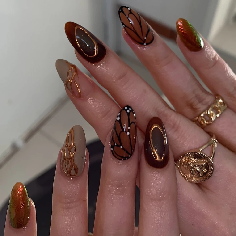 

Autumn Brown Golden Press On Nails Art Handmade Colorful Animals Butterfly Almond Vintage Fake Nails Party Sticker Birthday Gift