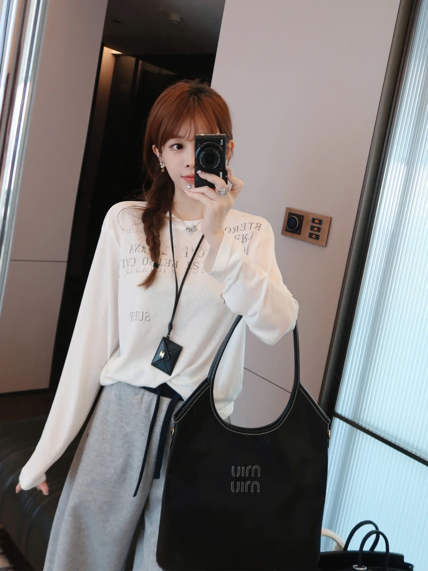 

Дизайнерская футболка с леопардовым принтом и длинным рукавом, женская летняя новинка, свободный крой, прозрачный повседневный стиль, модная женская одежда