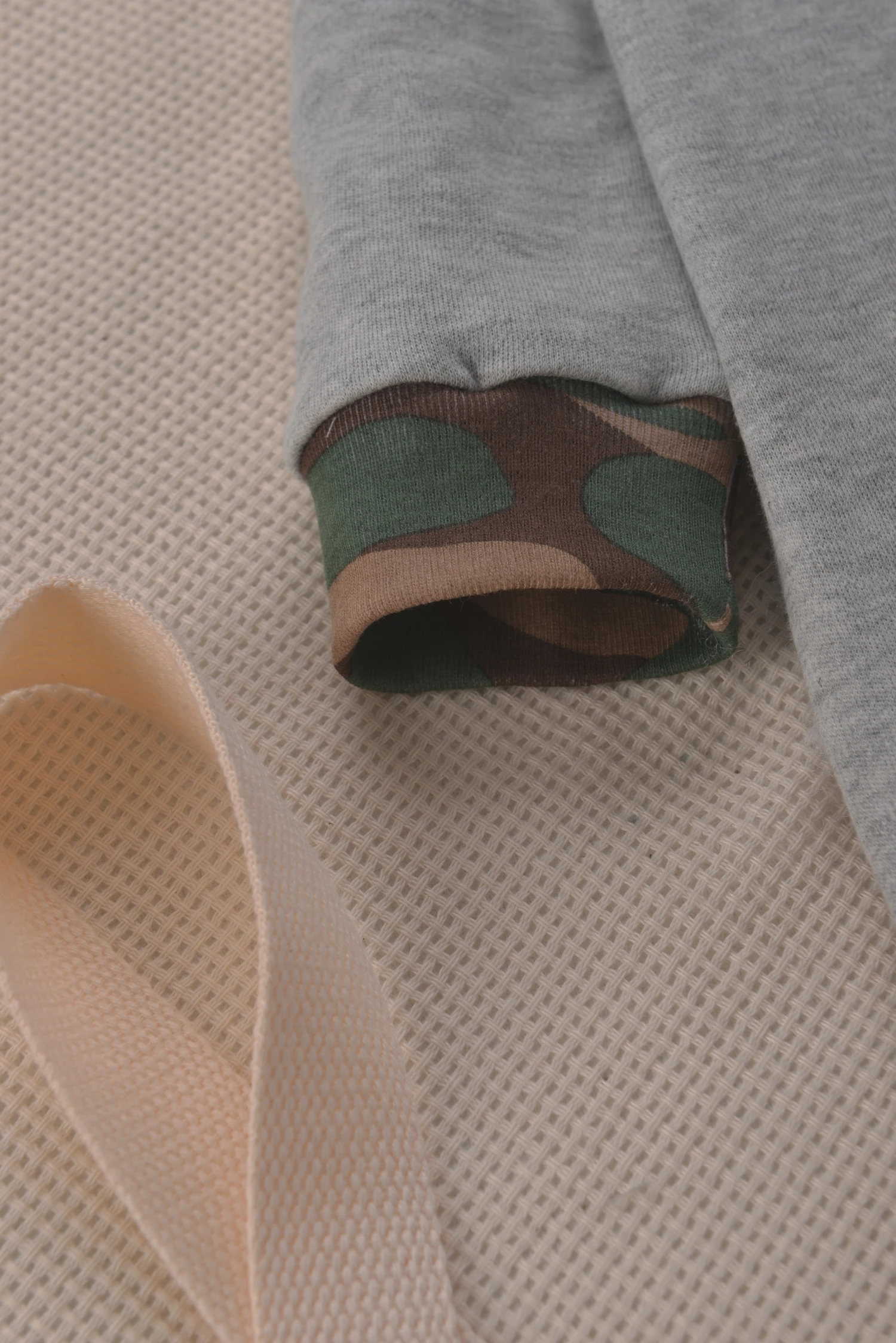 رومبير قطني ناعم باللون الرماد - مراجعة Cotton Baby Onesies Zipper وسعره