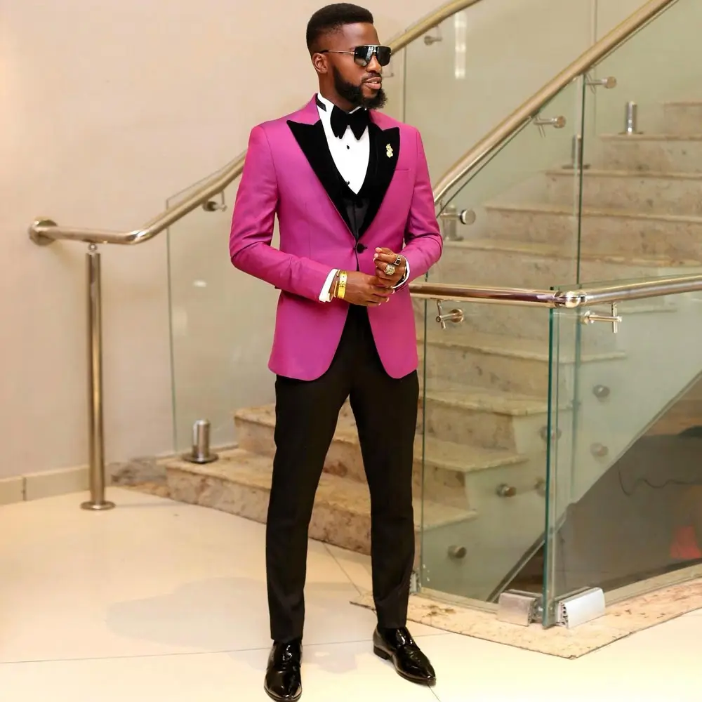 

Slim Fit Men's Suit One Button Male Blazer Sets Prom Tuxedos Jacket Vest And Pants Peaked Lapel 3 Pieces Groom Wear