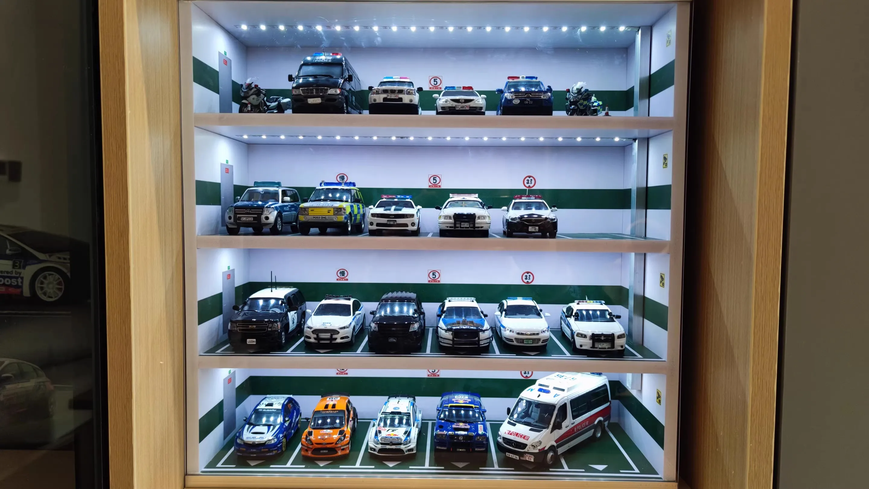 1:64 Underground Parking Lot  4 Layers Display Cabinet For Model Car Storage Box Scene Decoration