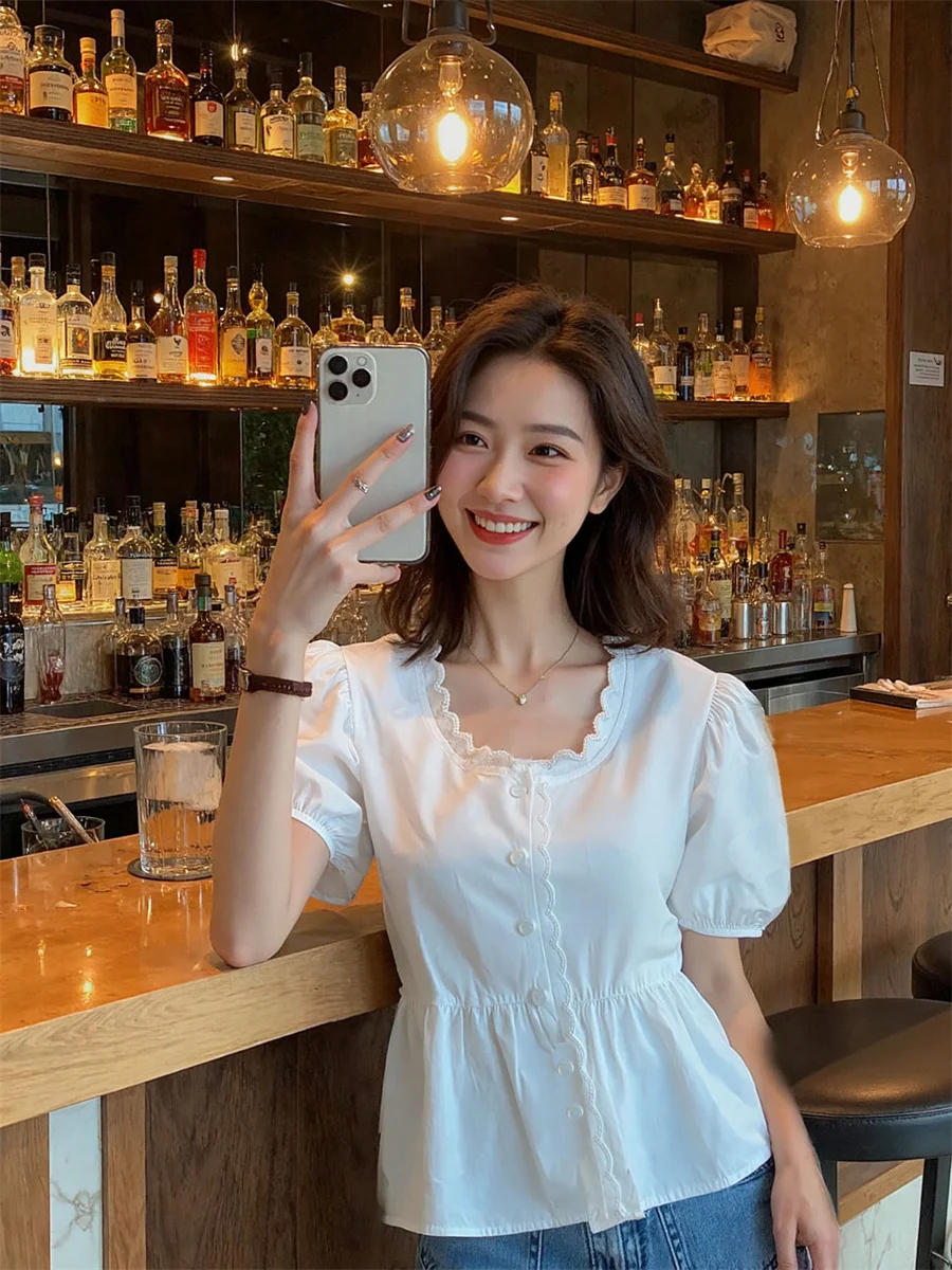 

Повседневные клетчатые рубашки. Женская весенняя блузка на пуговицах с отложным воротником. Свободный крой и длинными рукавами для уличной одежды.