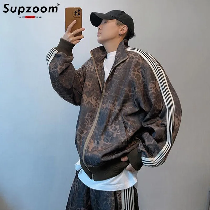 Supzoom 2024 New Arrival Casual Male Popular Trendy Vertical Collar Retro Joker Leopard Striped Zipper Sports Trend Jacket Men