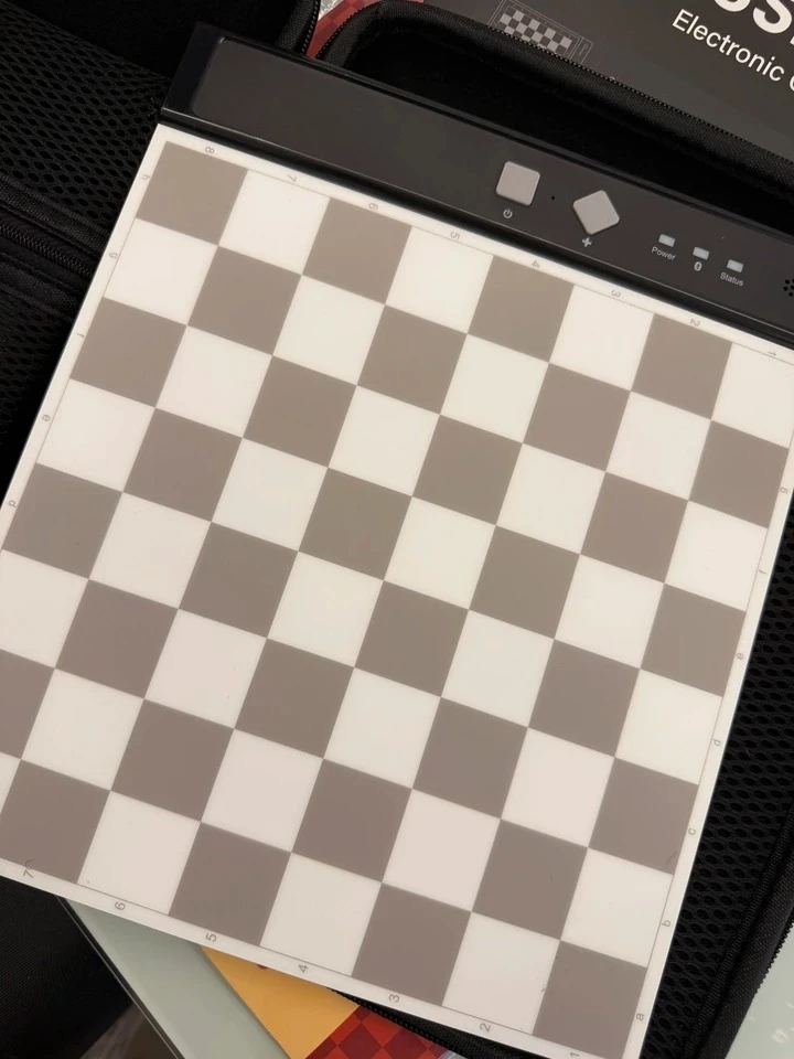 Chessnut Go Ultimate Portable Travel Electronic Chessboard ((Grey))