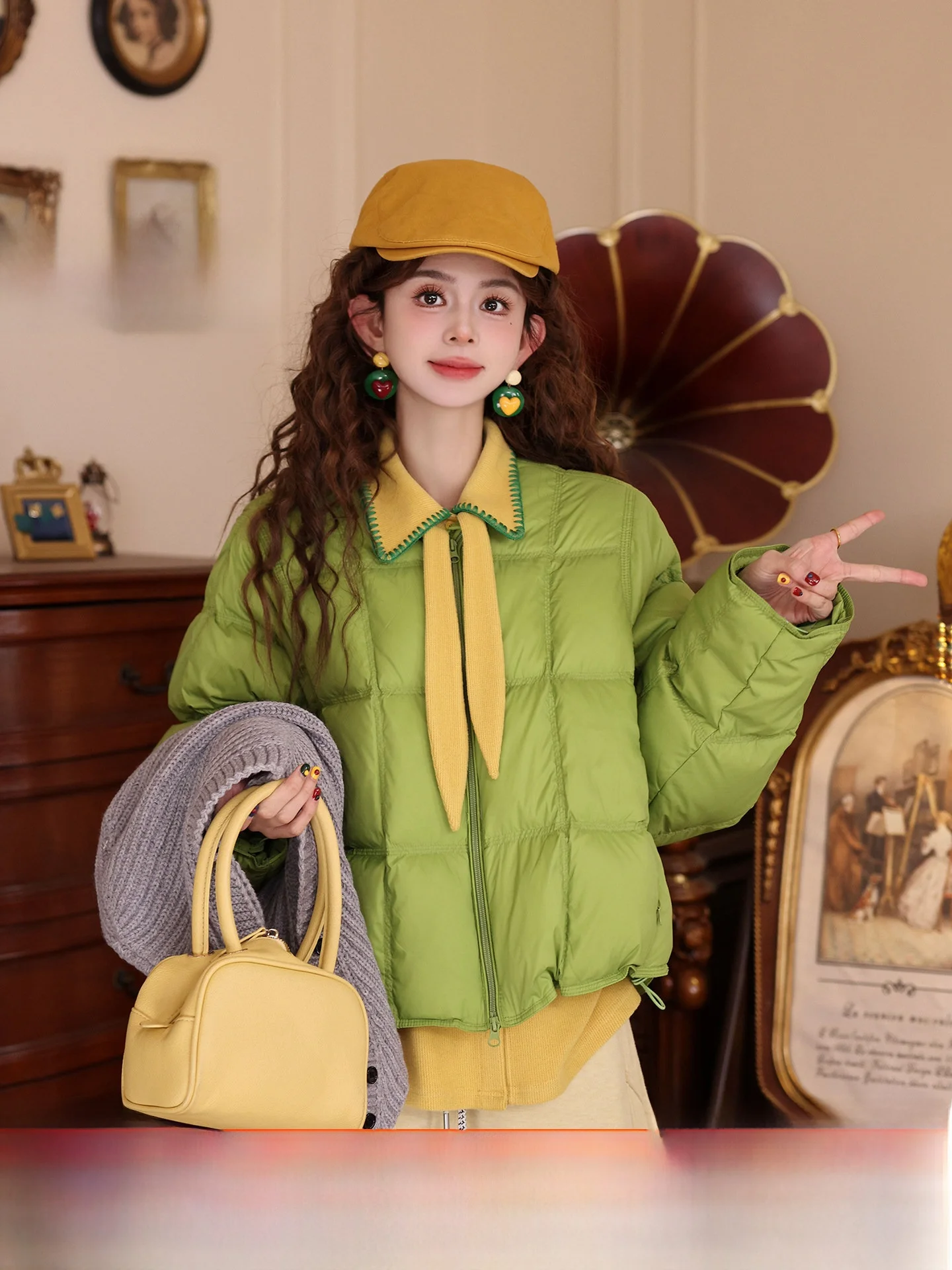 

Chend's 2026 New Women's Puffer Jaet Thiened Warm Loose Versatile Winter Outerwear Nylon Material Long Sve High Waist