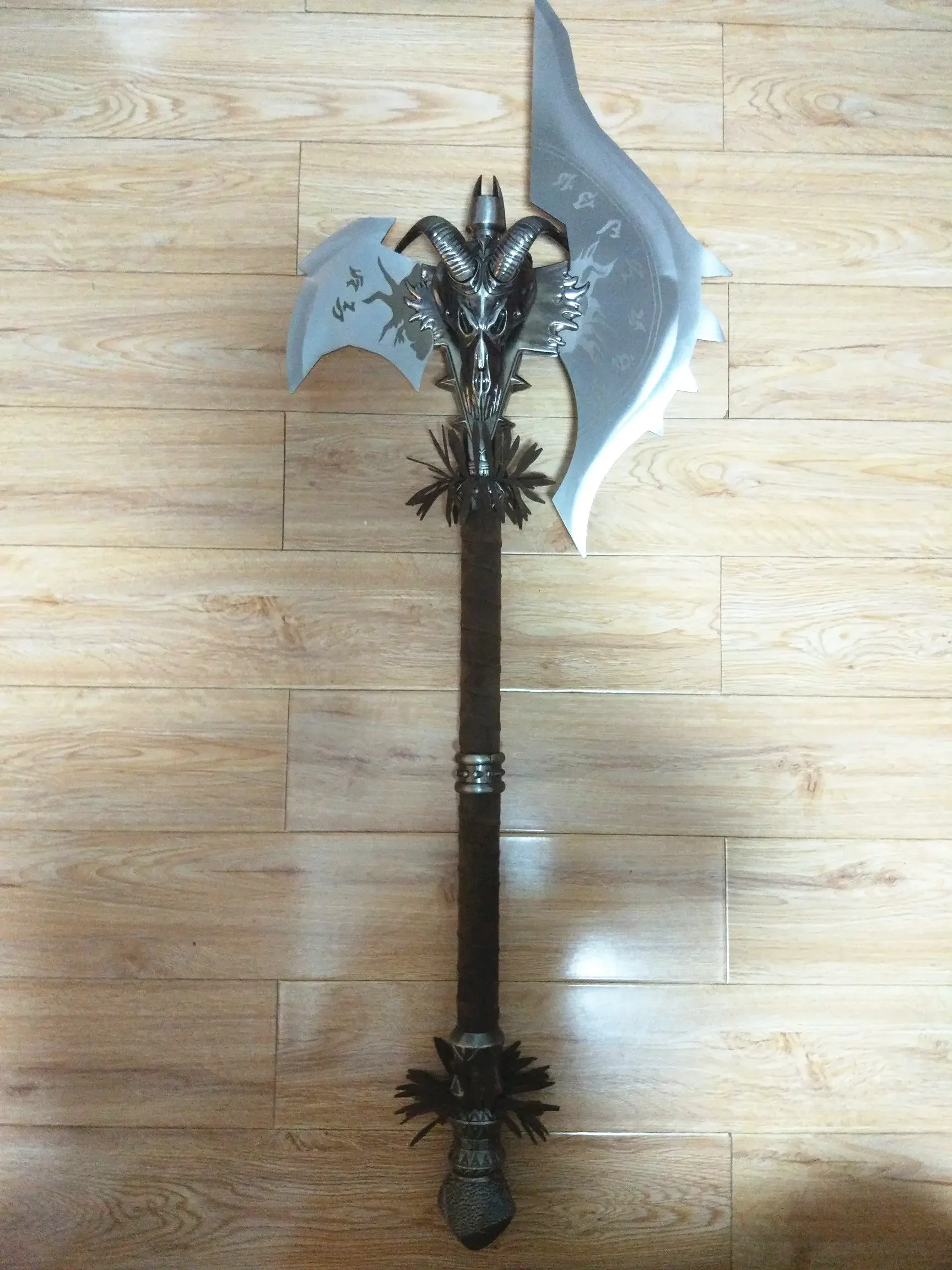 WOW-La hache shwisourne en alliage métallique, 1/1, 110cm, accessoire de cosplay, arme du roi Arthas FROSTMOURNE'S Brother