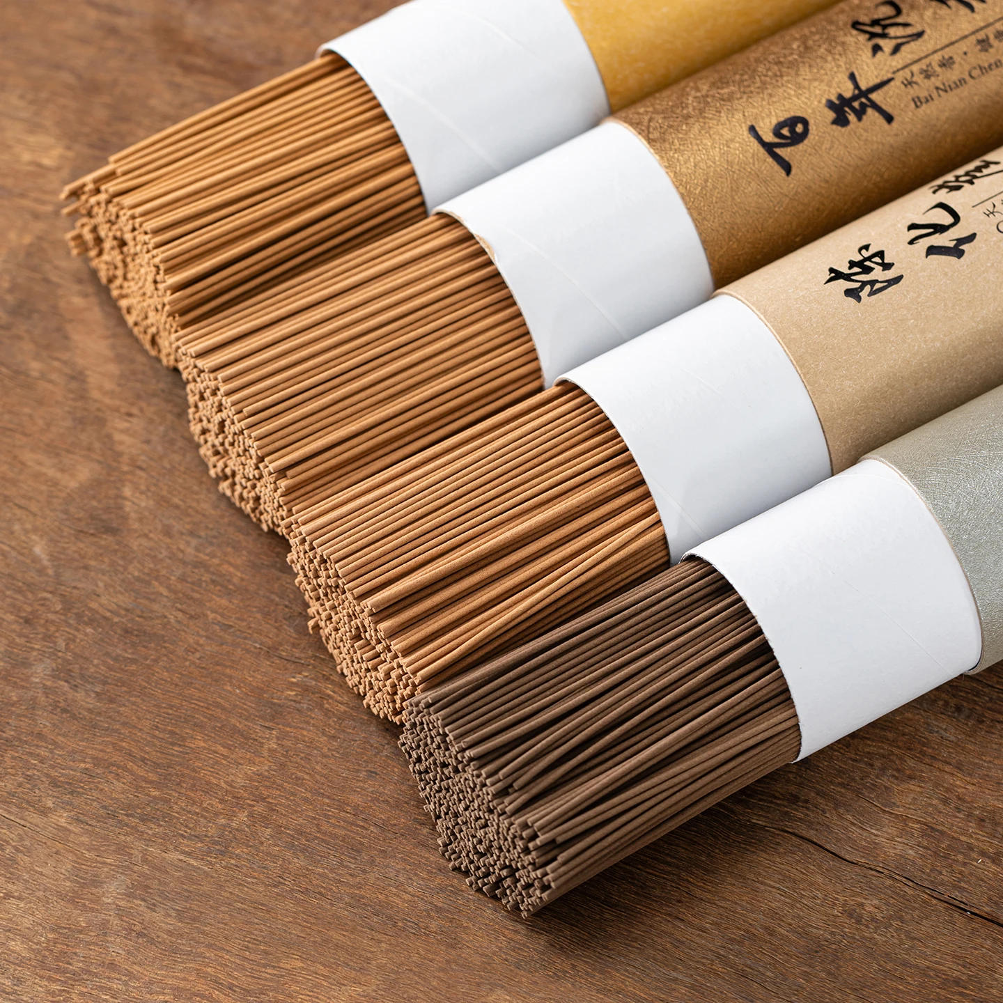 400Pcs Natural Fragrant Incense Sticks, Made Using Traditional Craftsmanship, with Long Burning Time and a Natural Rich Aroma, Suitable for Home, Office, Yoga, Meditation, and Study Rooms