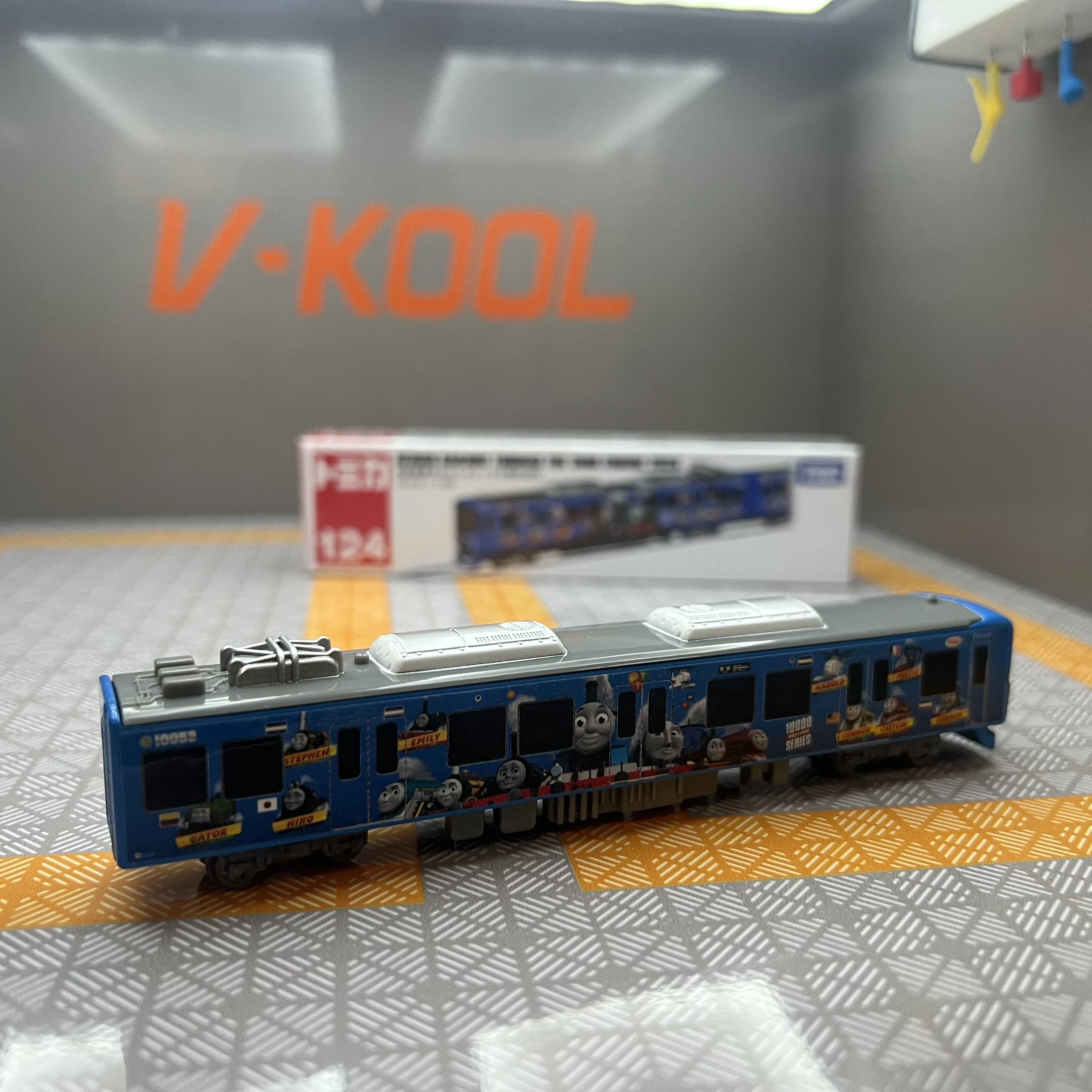 Takara Tomy Tomica Tipo largo Tomica No. 124 Keihan Tren Thomas el motor de tanque 2020 Vehículo de aleación Modo de metal fundido a presión
