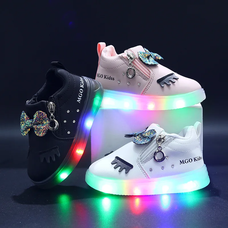 

2025 Lights Up Casual Shoes First Walkers Sneakers Princess Bow for Girls Shoes Cute LED luminous Baby Infant Tennis Size 21-30