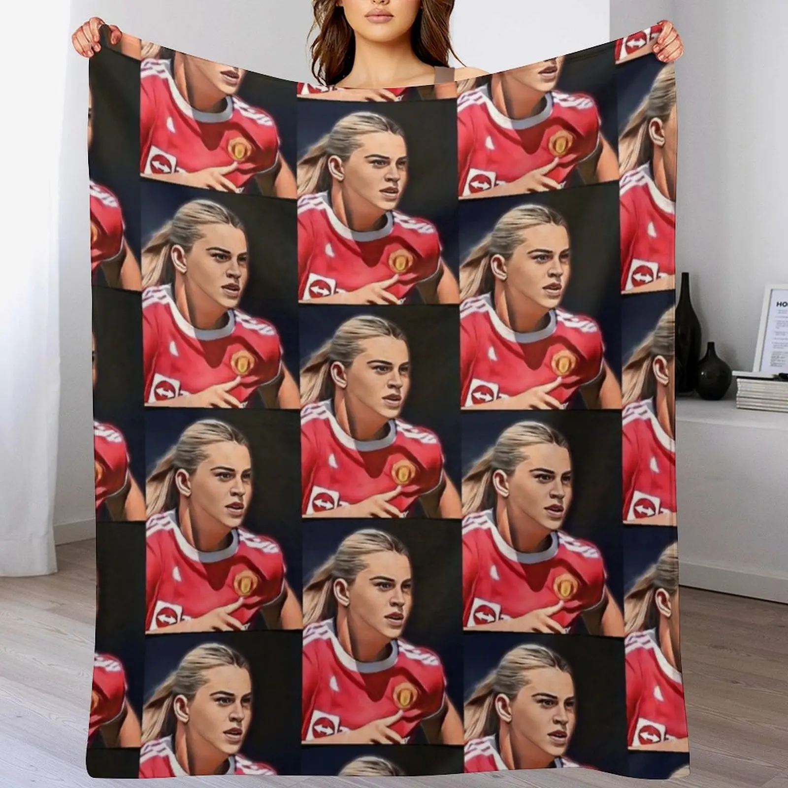 Alessia Russo 2 Throw Blanket