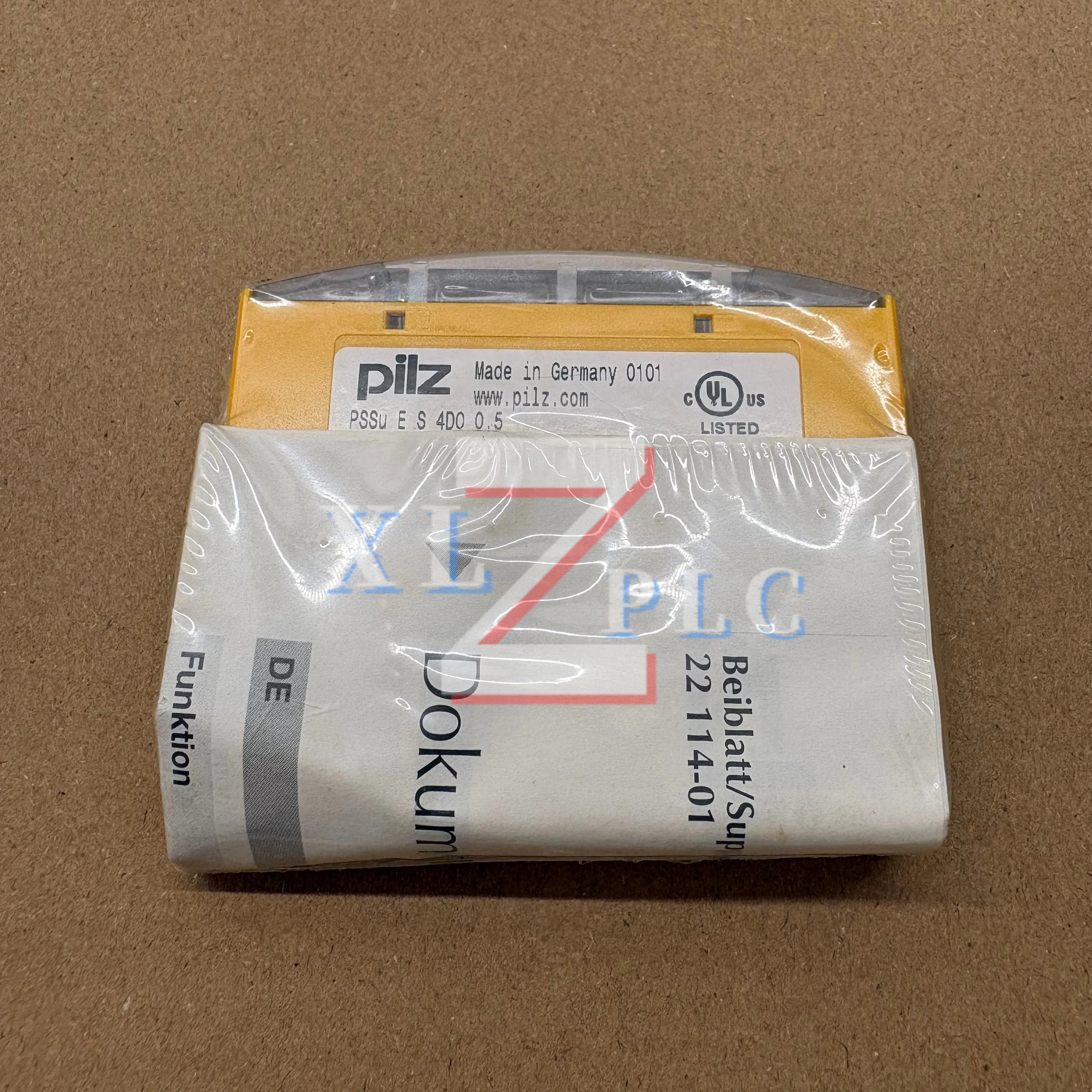 PLC module   new in box  312405 PSSu ES