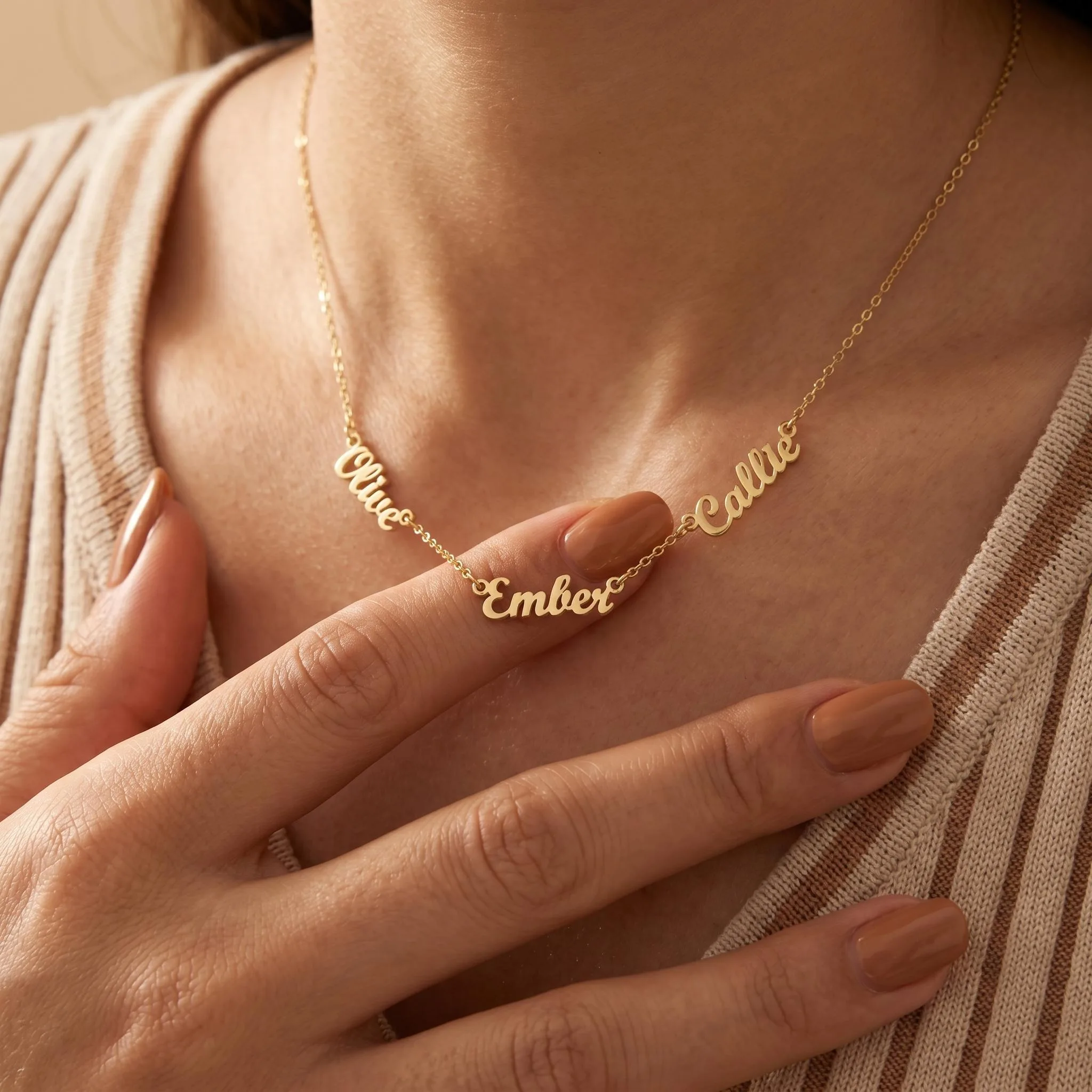 Individuelle Halsketten mit drei, vier, fünf oder sechs Namen für Frauen, Edelstahl, personalisierter Anhänger, personalisierte Halskette, Schmuck – Detail 2
