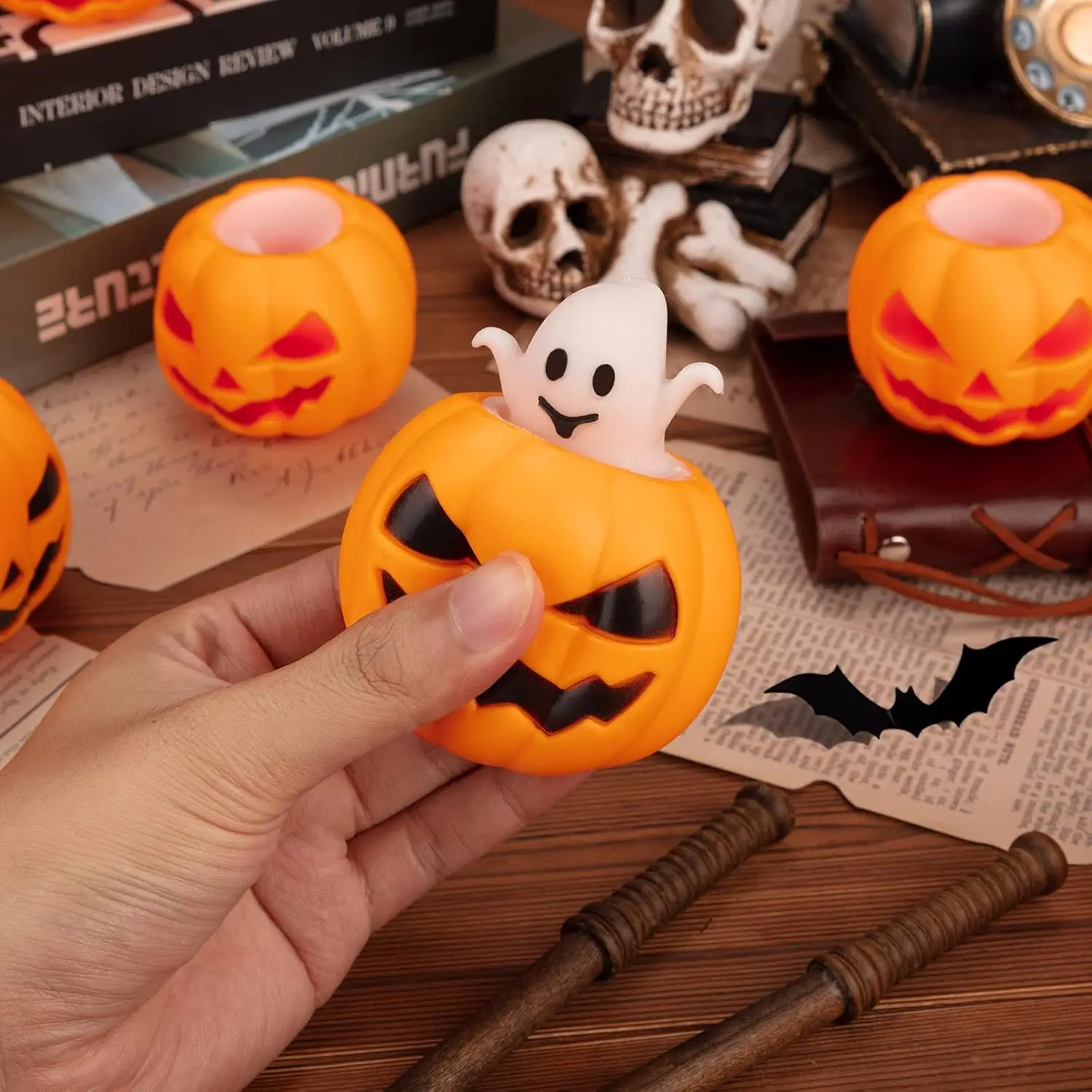 5pcs Halloween Pumpkin Ghost Skull Headed Bat Extrusion Decoration Props Decompression Thermoplastic Rubber Squeeze Bouncy Toy