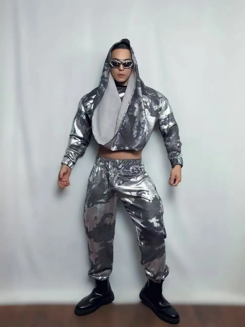 Nowe kostiumy Bar Ds Mężczyzna Kobieta Piosenkarka Gogo Wiodąca odzież Srebrna technologia Pokaz sceniczny Odzież taneczna