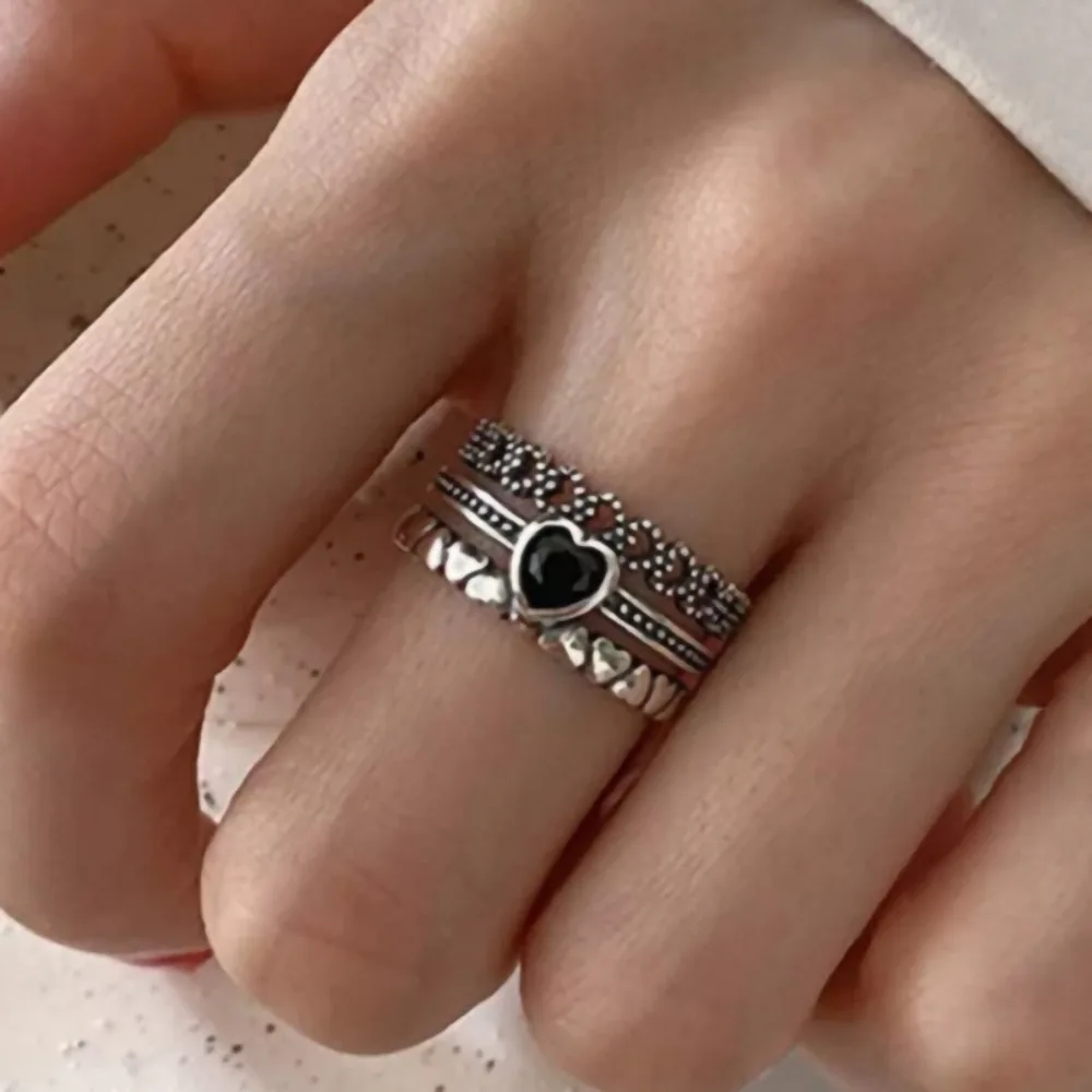 Sweet Gothic Black 5A Zircon Three Layer Heart Multi-layer Ring for Women Vintage Silver Tone Temperament Finger Jewelry Gifts